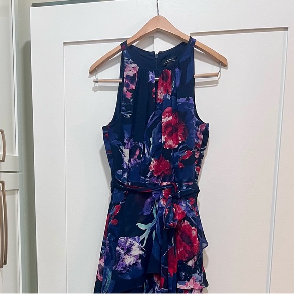 🌸 Tahari by Arthur S. Levine Floral Tiered Maxi Dress – Size 10 - Picture 3 of 6